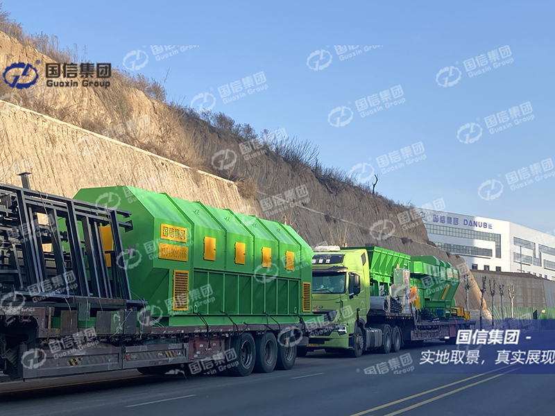 895623